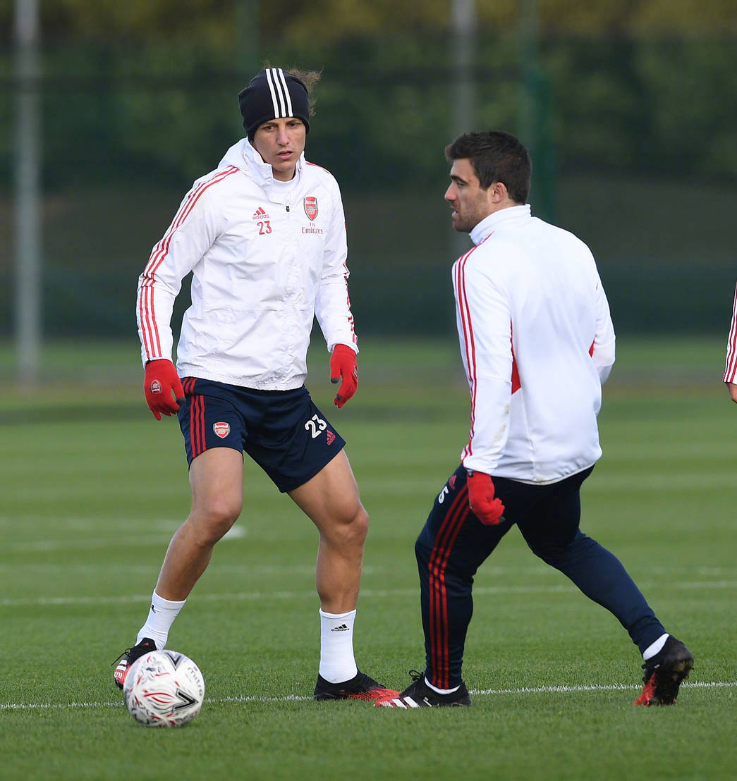 中欧体育入口 -包含瓦伦西亚训练开放日；清晨造点机会引欢呼；足总杯在即；球队文化再被提及的词条